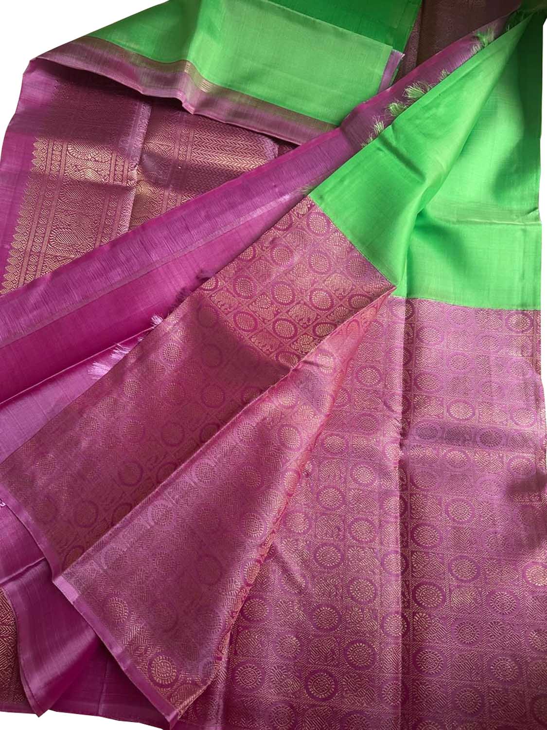 Green Handloom Kanjeevaram Pure Silk Saree - Elegant Luxury - Luxurion World