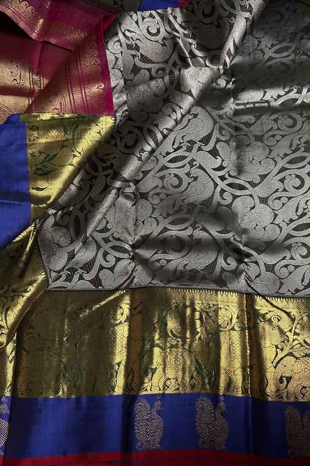 Black Handloom Kanjeevaram Pure Silk Saree - Luxurion World