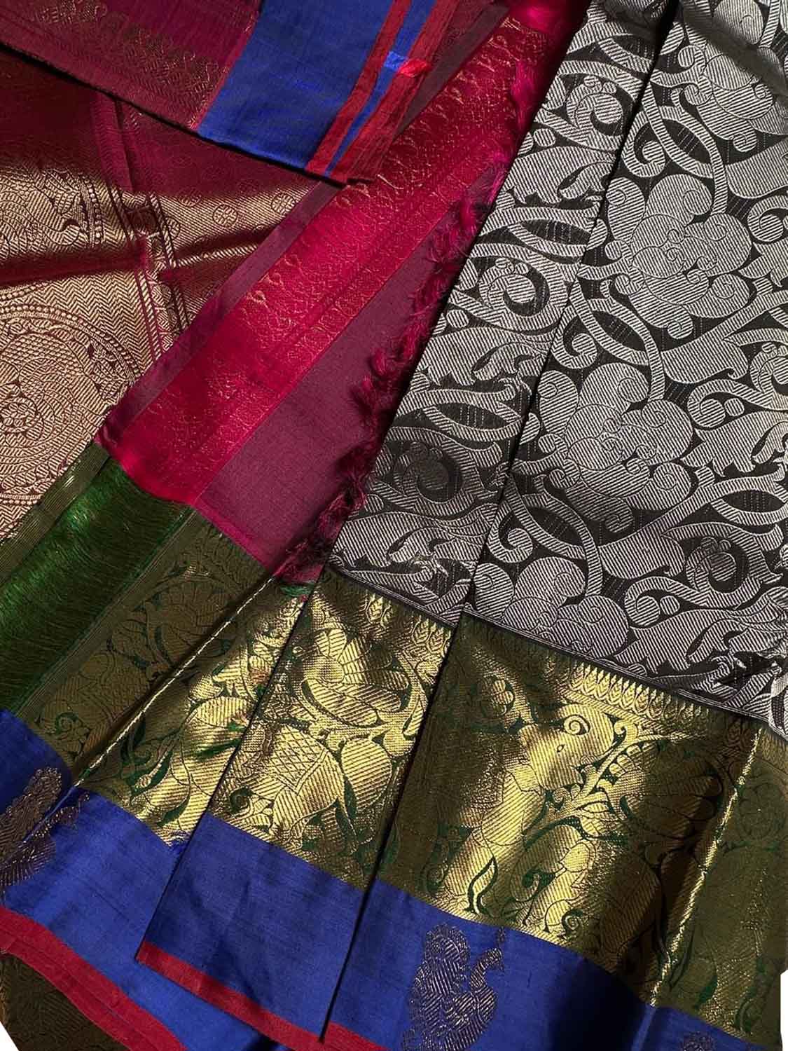 Black Handloom Kanjeevaram Pure Silk Saree - Luxurion World