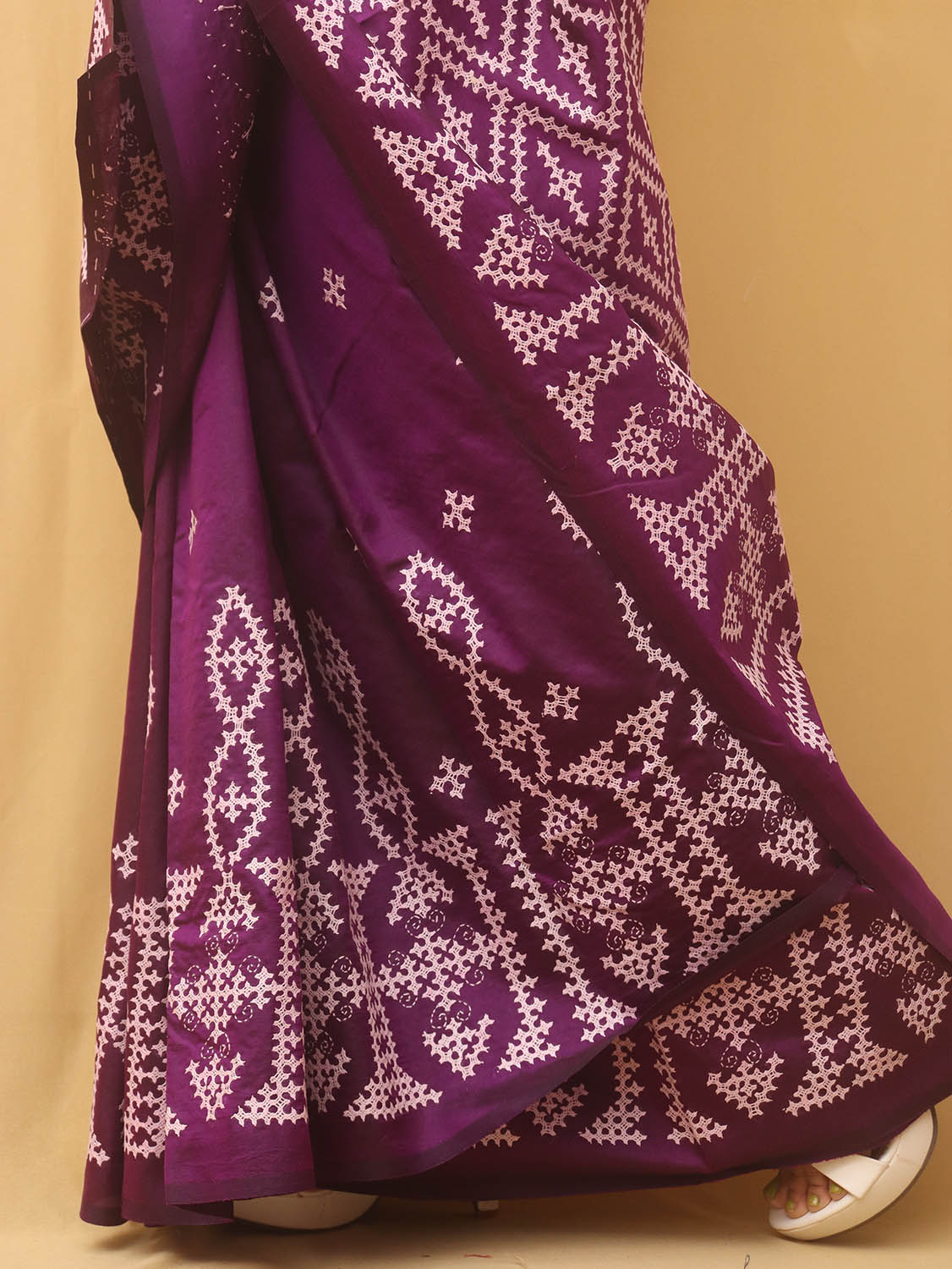 Buy Soul of Bengal - Women's Hand Embroidered Gujarati Kantha Stitch Silk  Saree Online at Best Prices in India - JioMart.