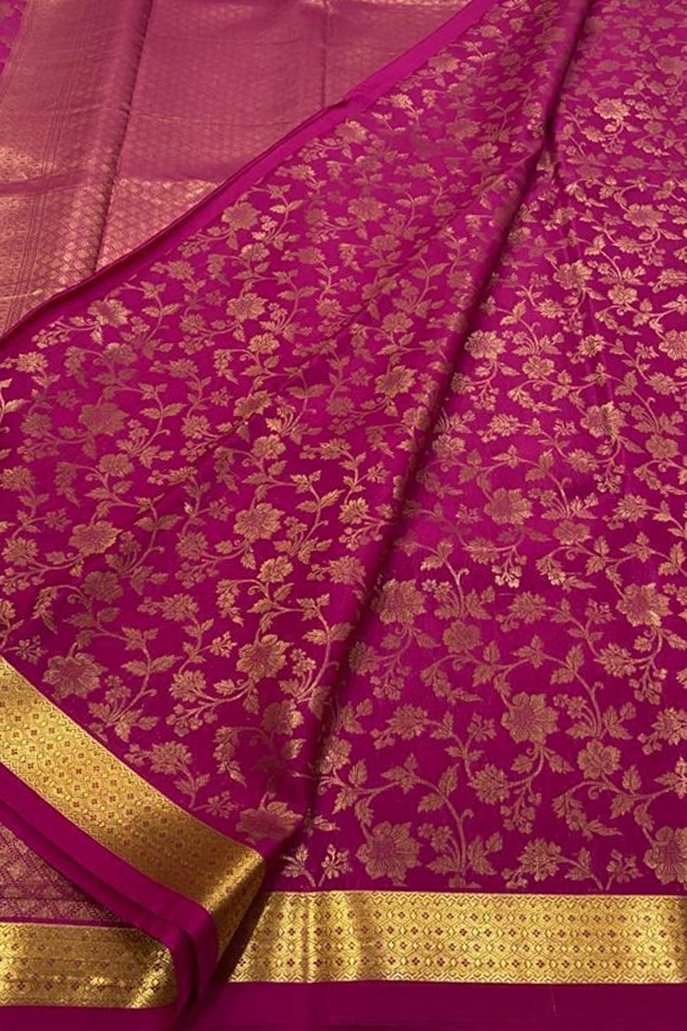 Karnataka To Reintroduce The Radiance Of The Famous Banaras Silk Sarees