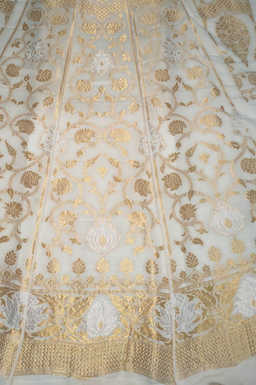 Banarasi Unstitched Pure Katan Silk Lehenga & Blouse Fabric With Dupat –  banarassilksarees