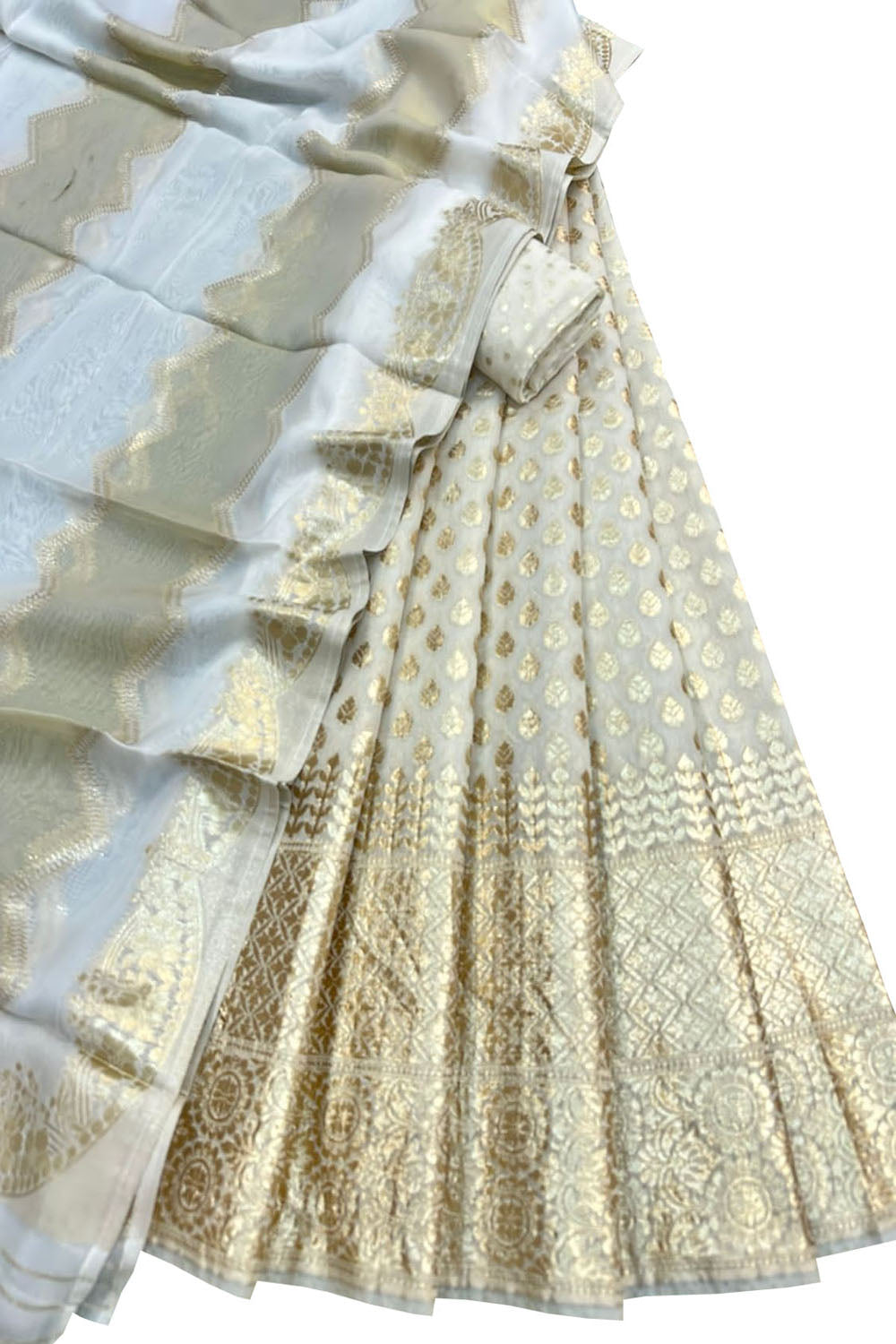 Off white gold banarasi lehenga with offwhite gold cheveron blouse and bold banarasi  dupatta | Fashion sketches dresses, Lehnga designs, Party wear indian  dresses