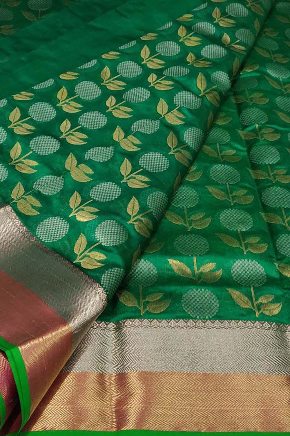 Olive Green Chanderi Handloom Saree Set Design by Vinusto at Pernia's Pop  Up Shop 2024