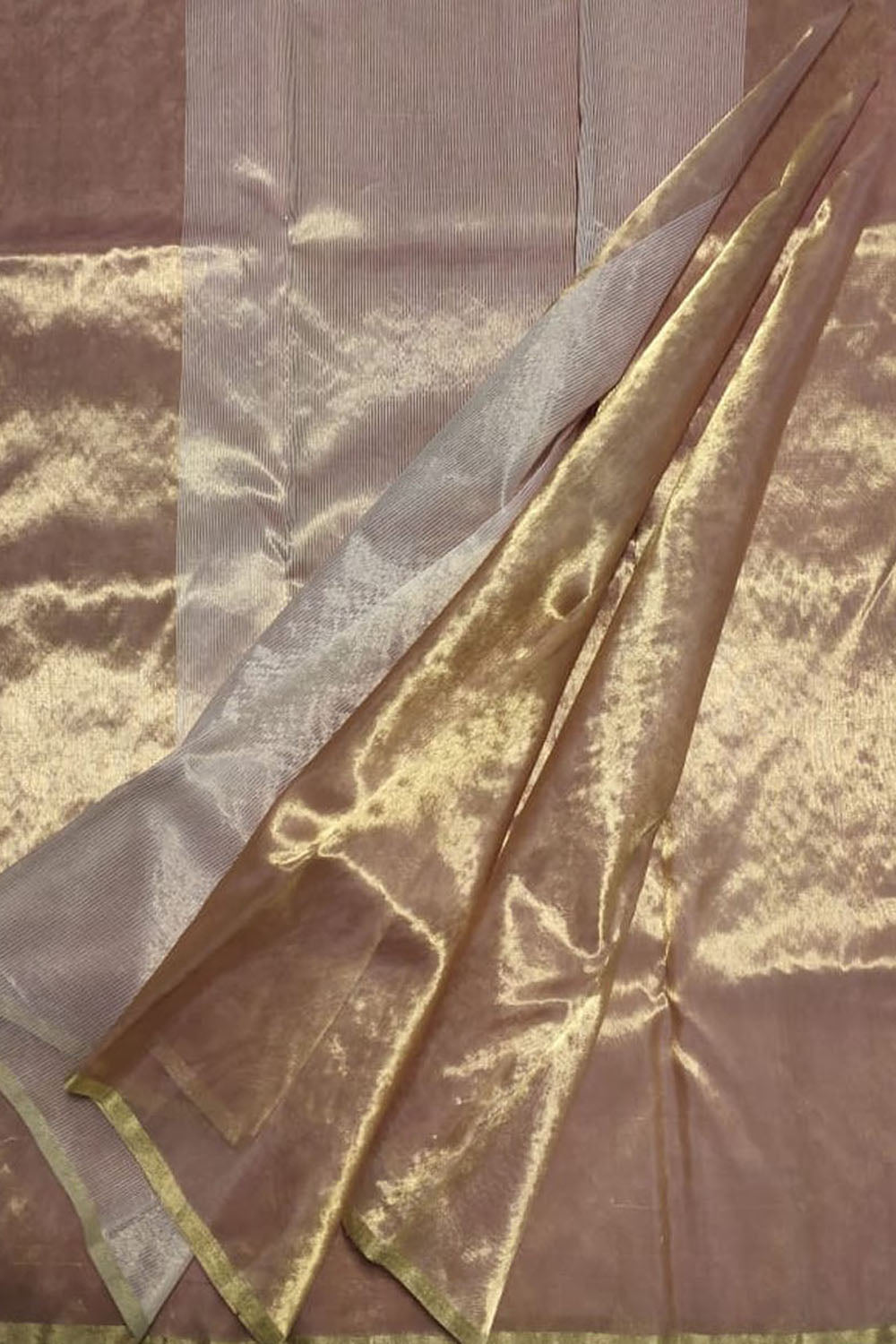 Handloom Green And Gold Double Shade Pure Chanderi Tissue Saree at best  price in Chanderi