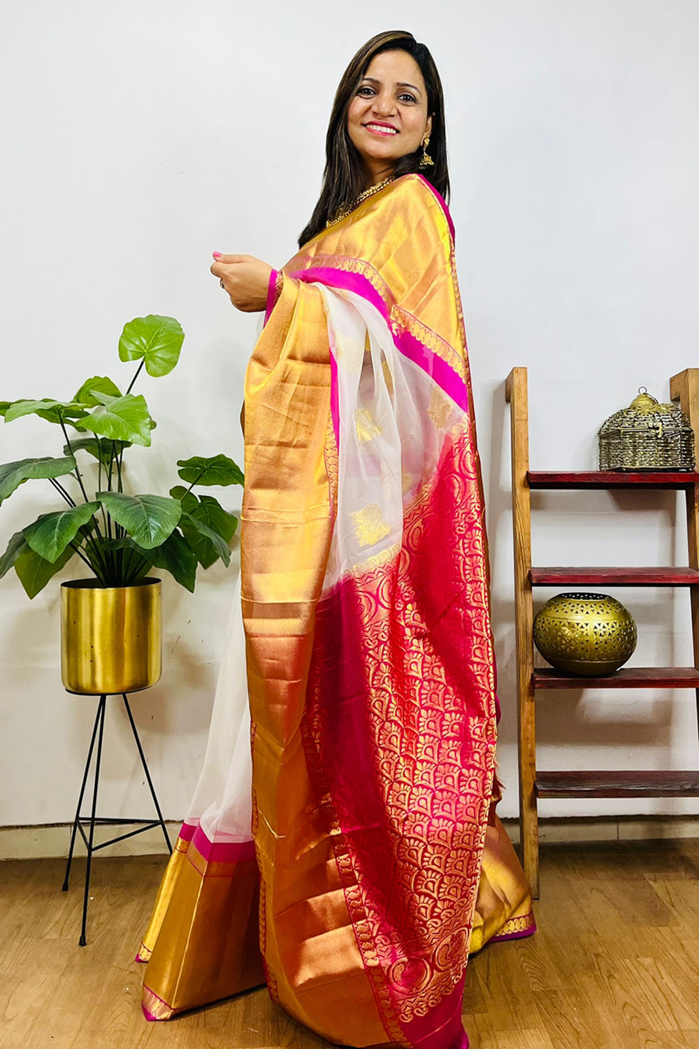 International Yoga Day, International Day of Yoga: Mumbai Women Perform  Yoga Wearing Traditional Maharashtrian Saree Nauvari