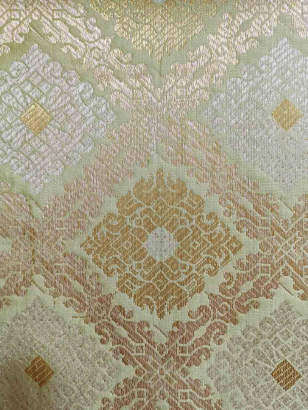 Green Banarasi Silk Fabric ( 1 Mtr ) - Luxurion World