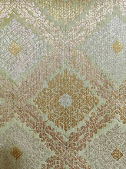 Green Banarasi Silk Fabric ( 1 Mtr ) - Luxurion World