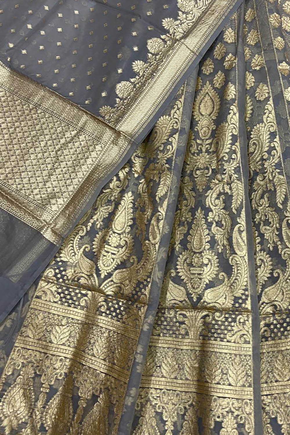 Stunning Green Banarasi Silk Lehenga - Unstitched & Cotton Silk Blouse –  Luxurion World
