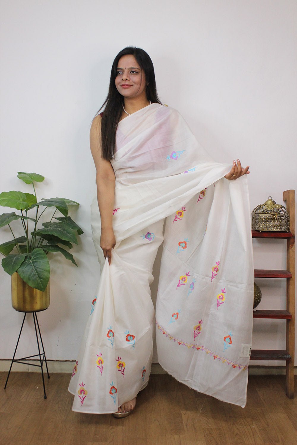 Buy Cream Sarees for Women by SERONA FABRICS Online | Ajio.com