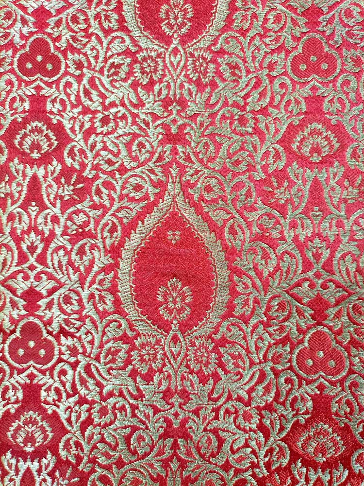 Red Banarasi Silk Fabric ( 1 Mtr ) - Luxurion World