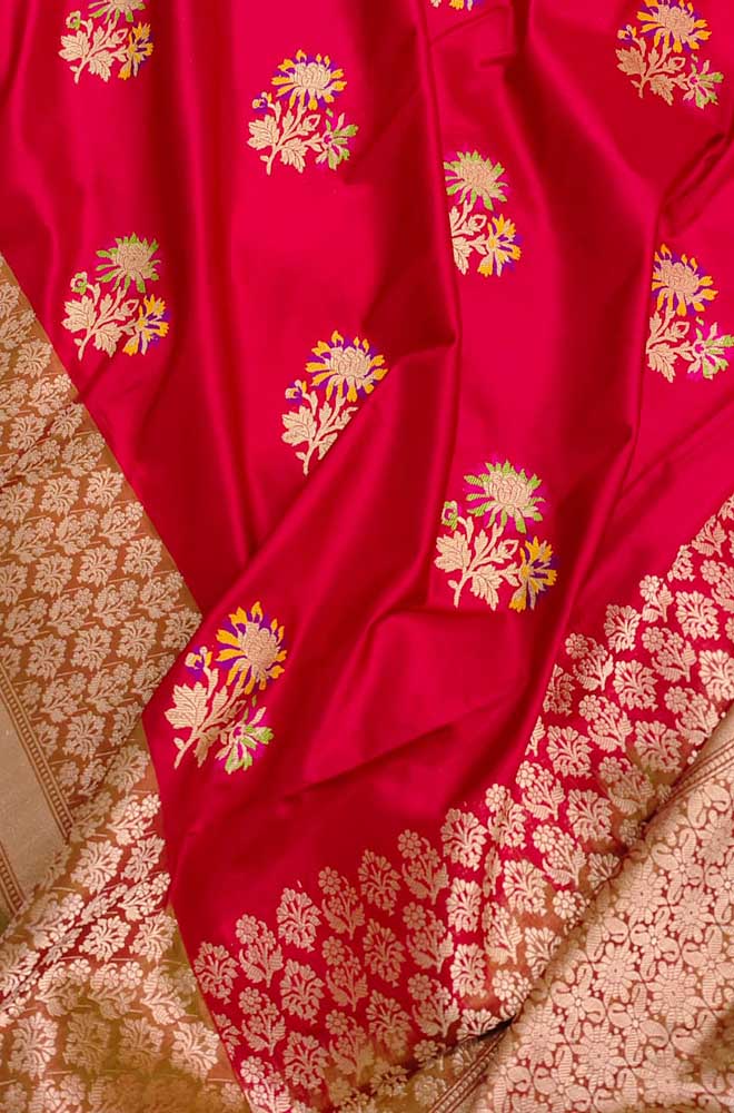 Red Pure Chiffon Silk Banarasi Saree With Weaving Work & Rich Pallu